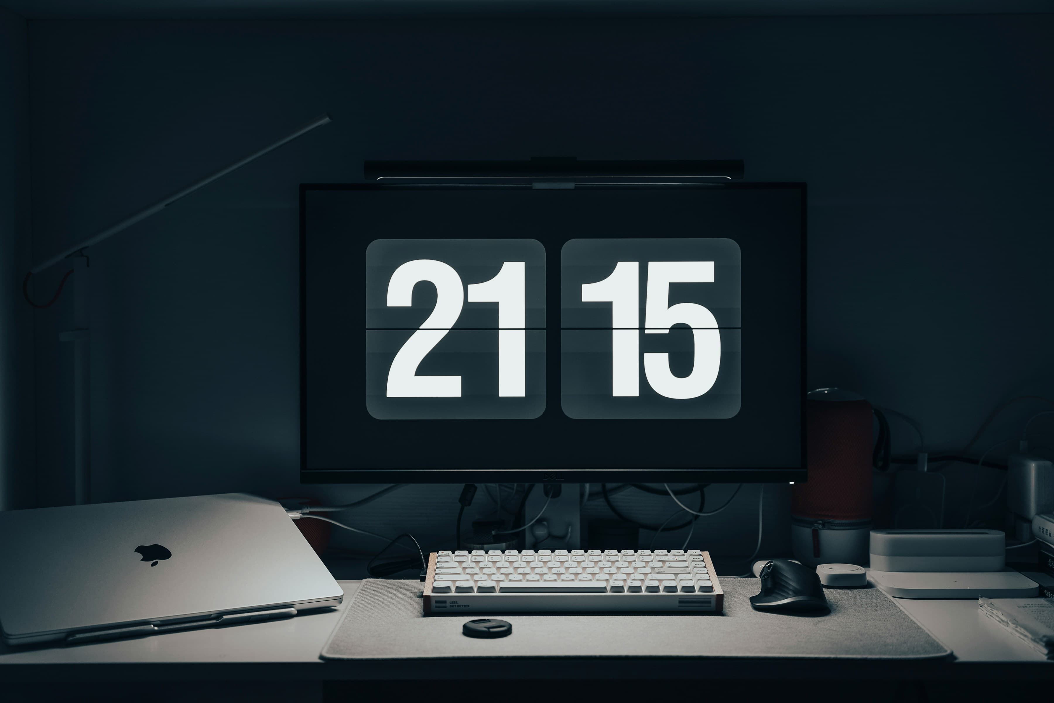 Managing Teams Across Different Time Zones: Building Cohesive Global Collaboration